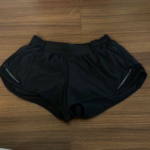 BLACK LULU LEMON SHORTS WITH POCKETS